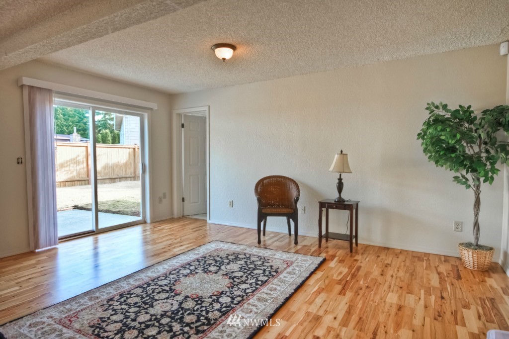 807 15th Street Southwest Edmonds, WA 98020 - Photo 11 of 15 Gallery Image 11