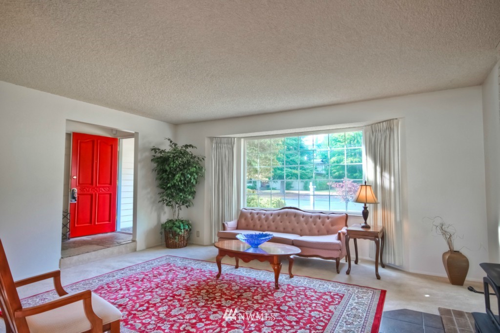 807 15th Street Southwest Edmonds, WA 98020 - Photo 3 of 15 Gallery Image 3