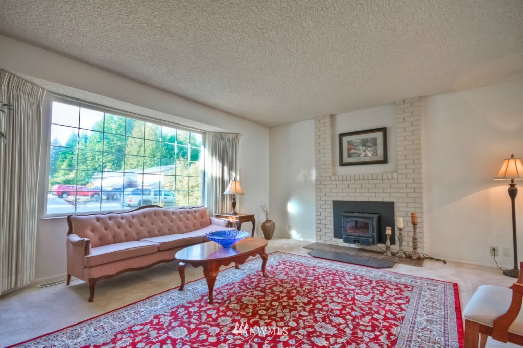807 15th Street Southwest Edmonds, WA 98020 - Photo 4 of 15 Gallery Image 4