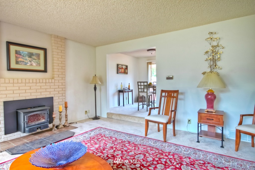 807 15th Street Southwest Edmonds, WA 98020 - Photo 5 of 15 Gallery Image 5