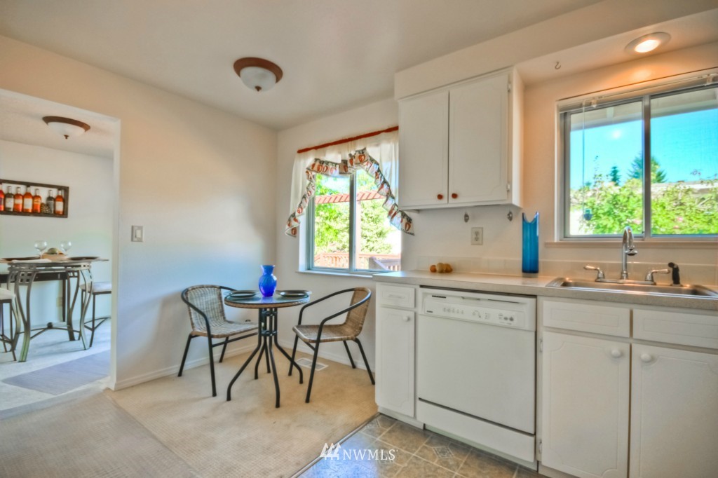 807 15th Street Southwest Edmonds, WA 98020 - Photo 9 of 15 Gallery Image 9