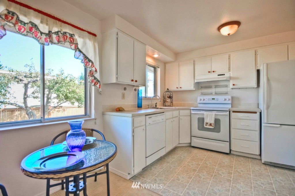 807 15th Street Southwest Edmonds, WA 98020 - Photo 10 of 15 Gallery Image 10