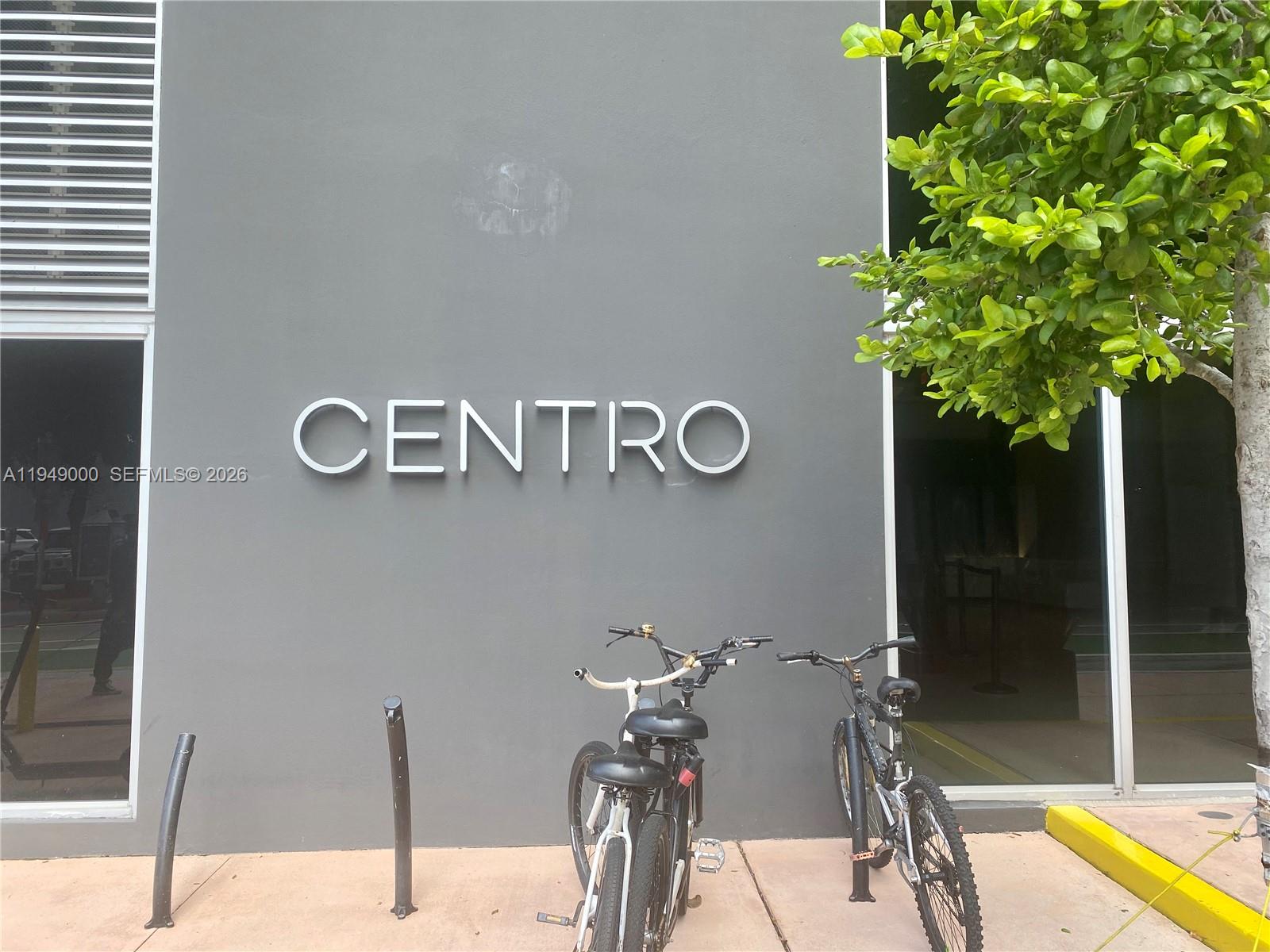 151 Southeast 1st Street, Unit 1108 Miami, FL 33131 - Photo 2 of 10 a view of a livingroom with furniture