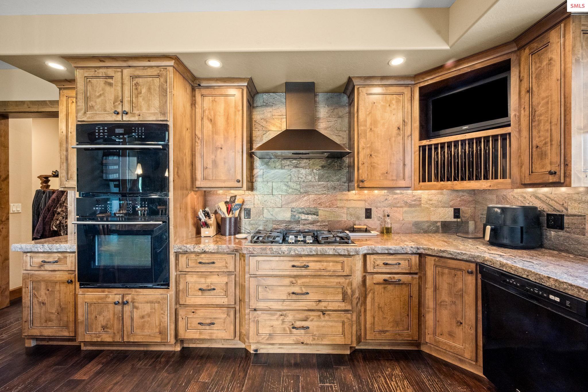 289 Gold Road Naples, ID 83847 - Photo 25 of 98 Gallery Image 25