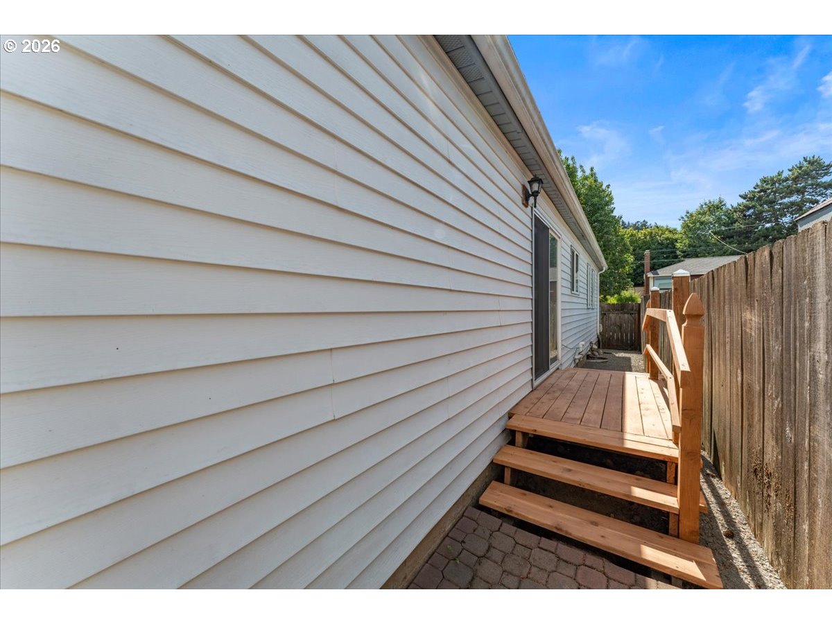 7413 Southeast Pine Street Portland, OR 97215 - Photo 36 of 48