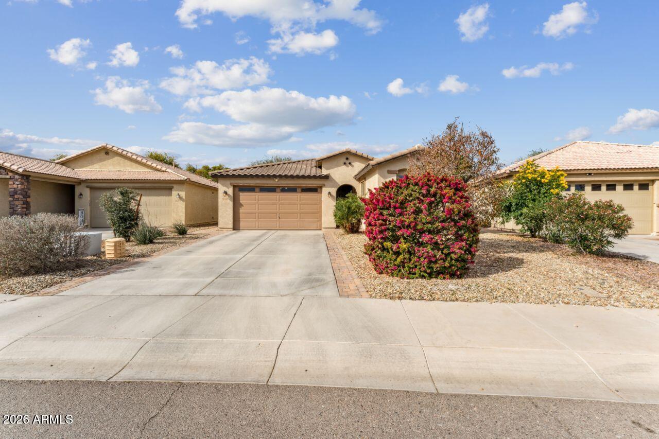 4748 South Riata Street Gilbert, AZ 85297 - Photo 6 of 58 5