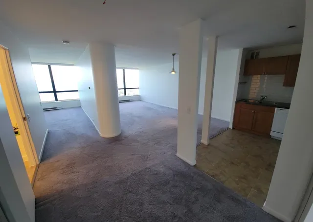 $1,995 | 5415 North Sheridan Road, Unit 2805, Chicago, IL 60640