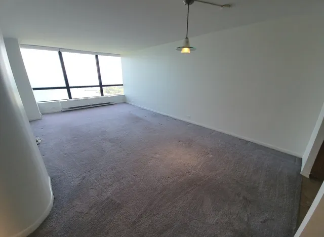 $1,995 | 5415 North Sheridan Road, Unit 2805, Chicago, IL 60640