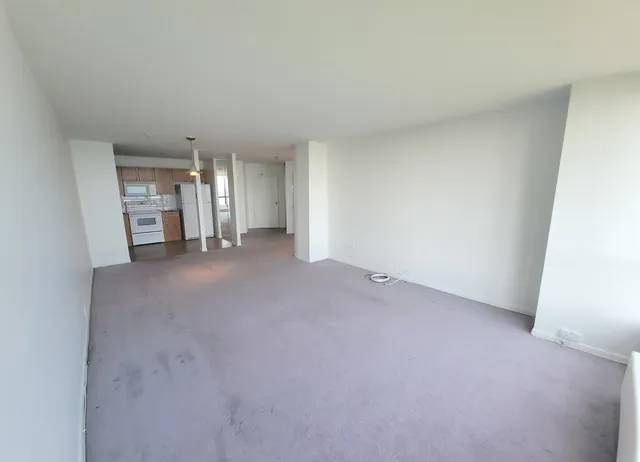 $1,995 | 5415 North Sheridan Road, Unit 2805, Chicago, IL 60640