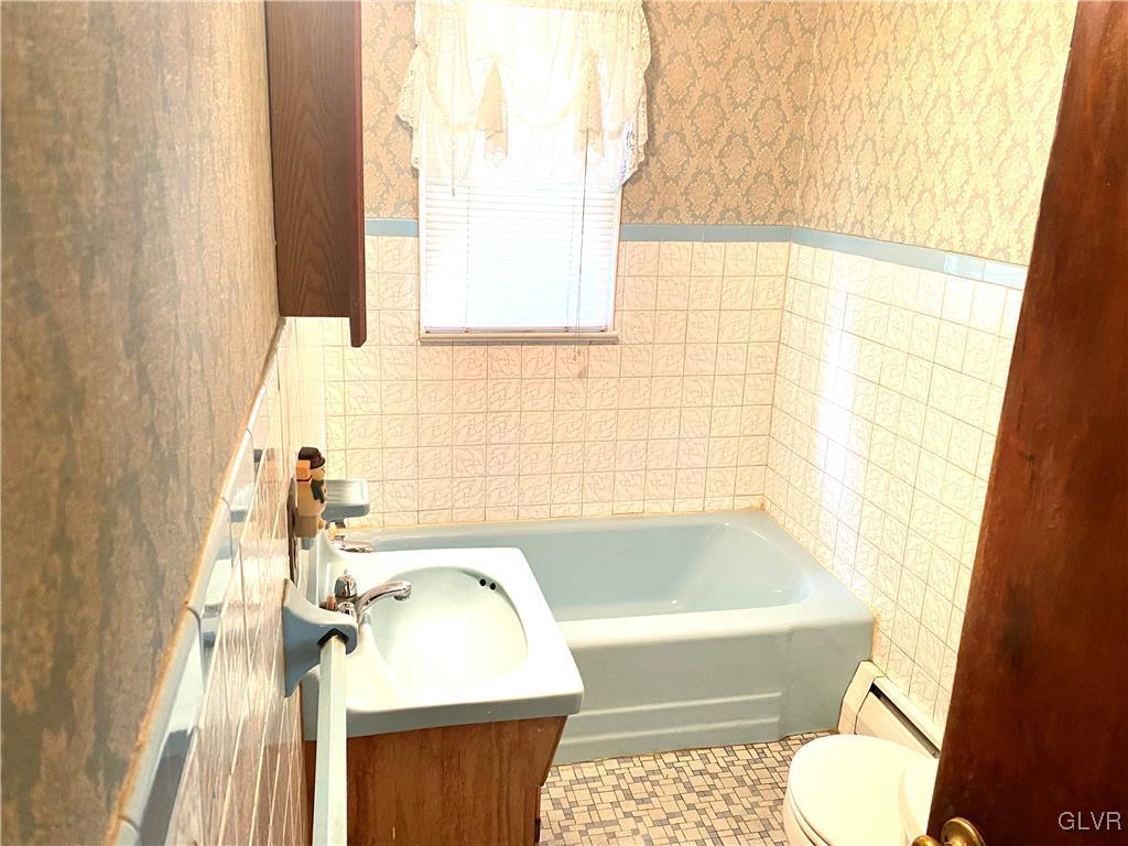 4873 Vera Cruz Road Emmaus, PA 18049 - Photo 10 of 12 Gallery Image 10
