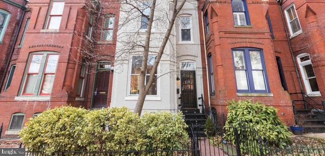 726 3rd Street Northeast Washington, DC 20002 - Photo 1 of 41 front view of a building