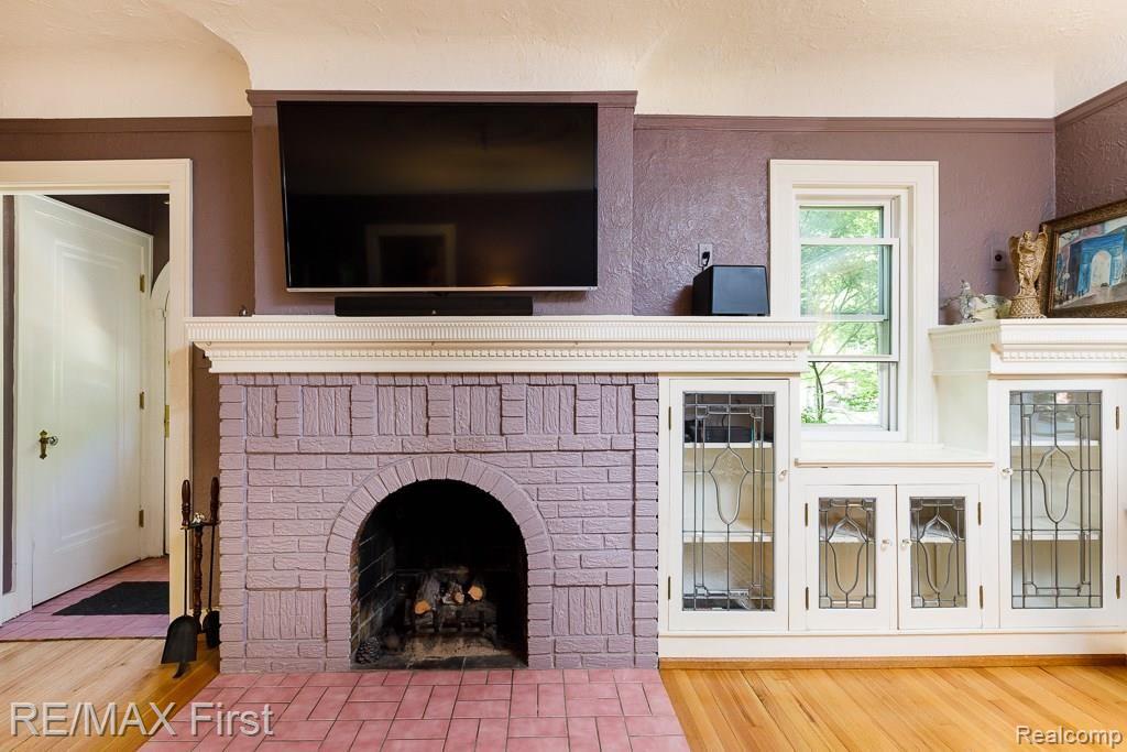 1845 Hawthorne Road Grosse Pointe, MI 48236 - Photo 7 of 26 1845-Hawthorne-Road-008.jpg