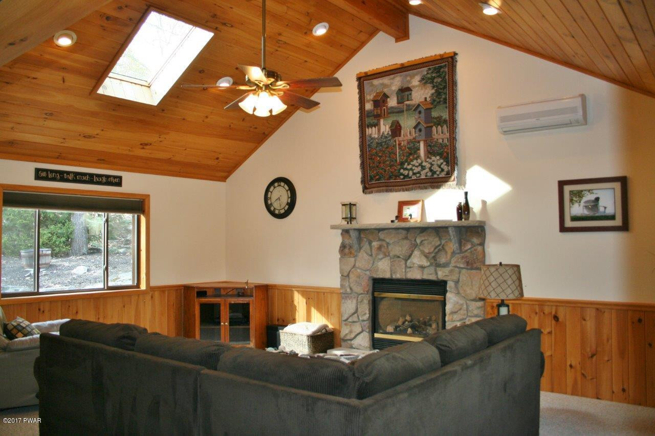 33 Rock Road Lakeville, PA 18438 - Photo 4 of 35