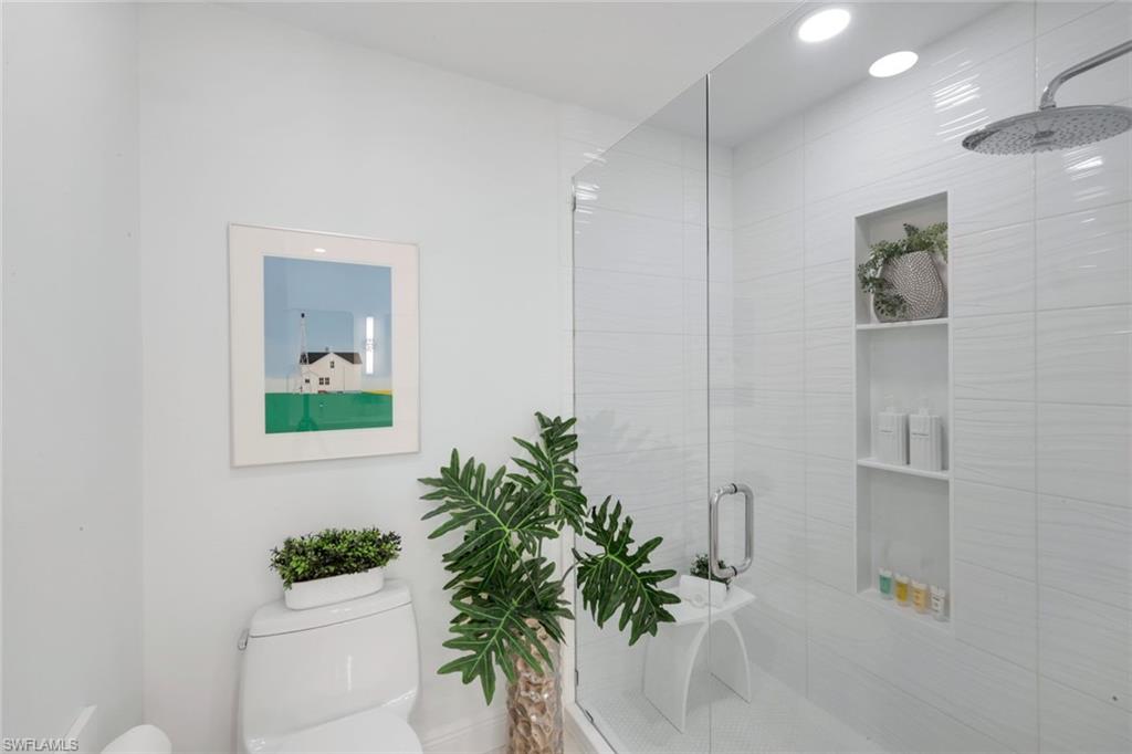 275 Indies Way, Unit 1503 Naples, FL 34110 - Photo 21 of 49 Guest Shower