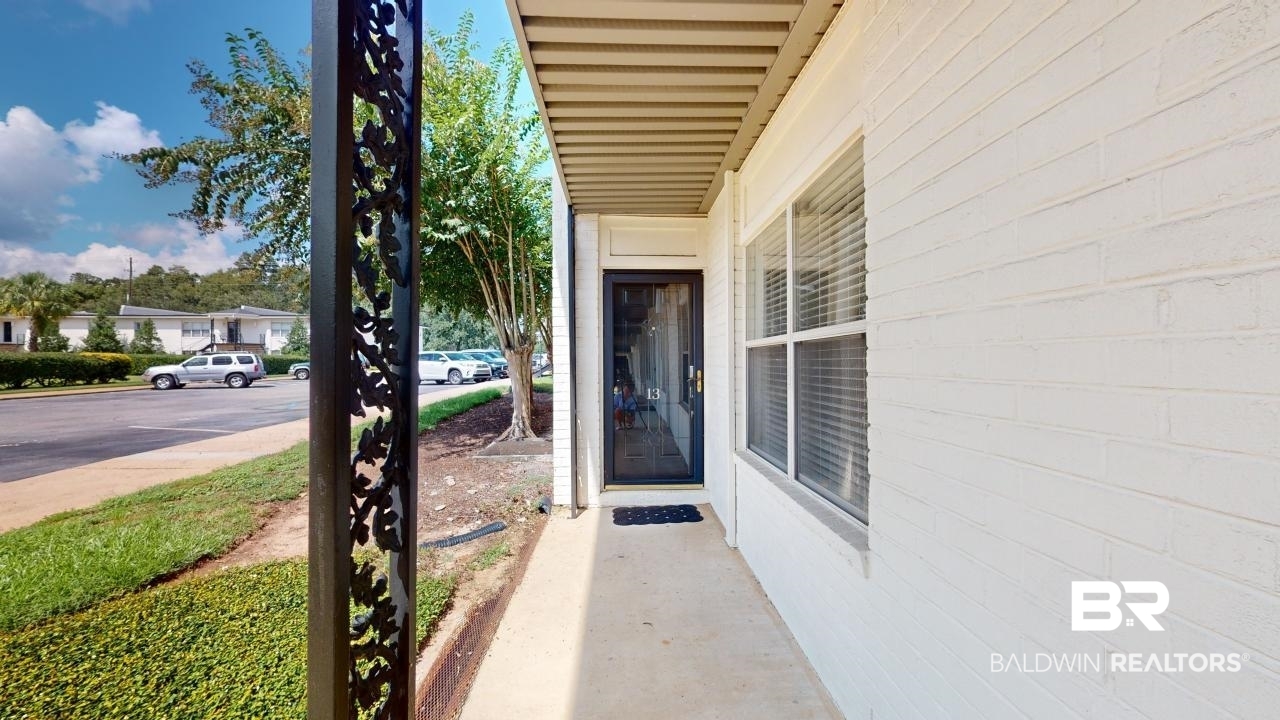 4009 Old Shell Road, Unit C13 Mobile, AL 36608 - Photo 2 of 32 View of entrance to property