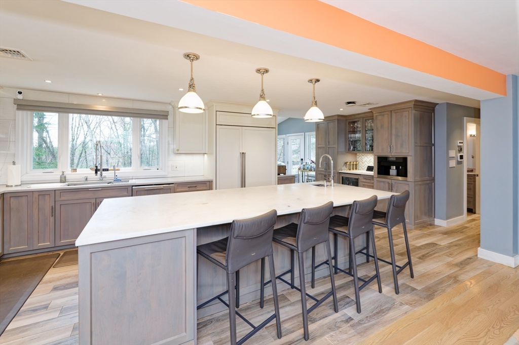 62 Ledgewood Road Framingham, MA 01701 - Photo 8 of 40 Gallery Image 8