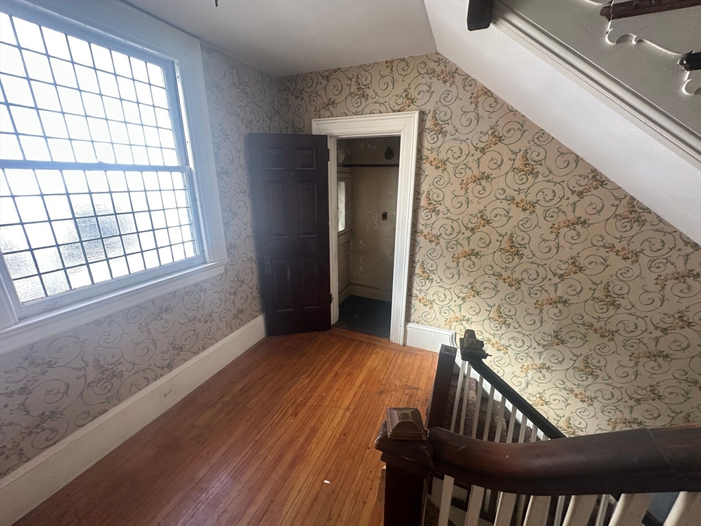 91-93 Mulberry Street Springfield, MA 01105 - Photo 14 of 40 Gallery Image 14