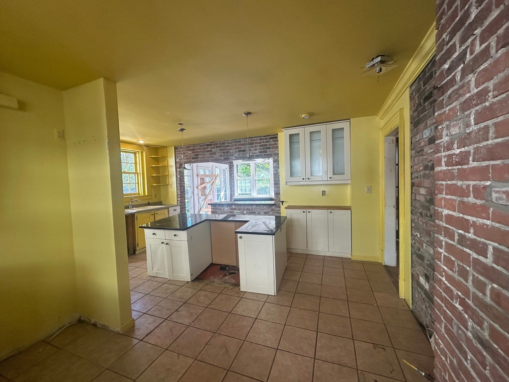 91-93 Mulberry Street Springfield, MA 01105 - Photo 20 of 40 Gallery Image 20