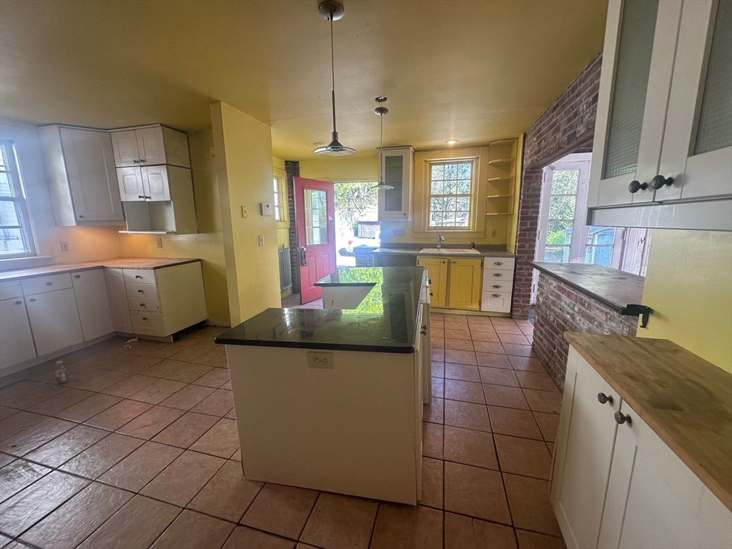 91-93 Mulberry Street Springfield, MA 01105 - Photo 22 of 40 Gallery Image 22