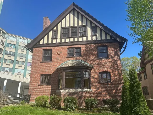 $299,900 | 91-93 Mulberry Street, Springfield, MA 01105