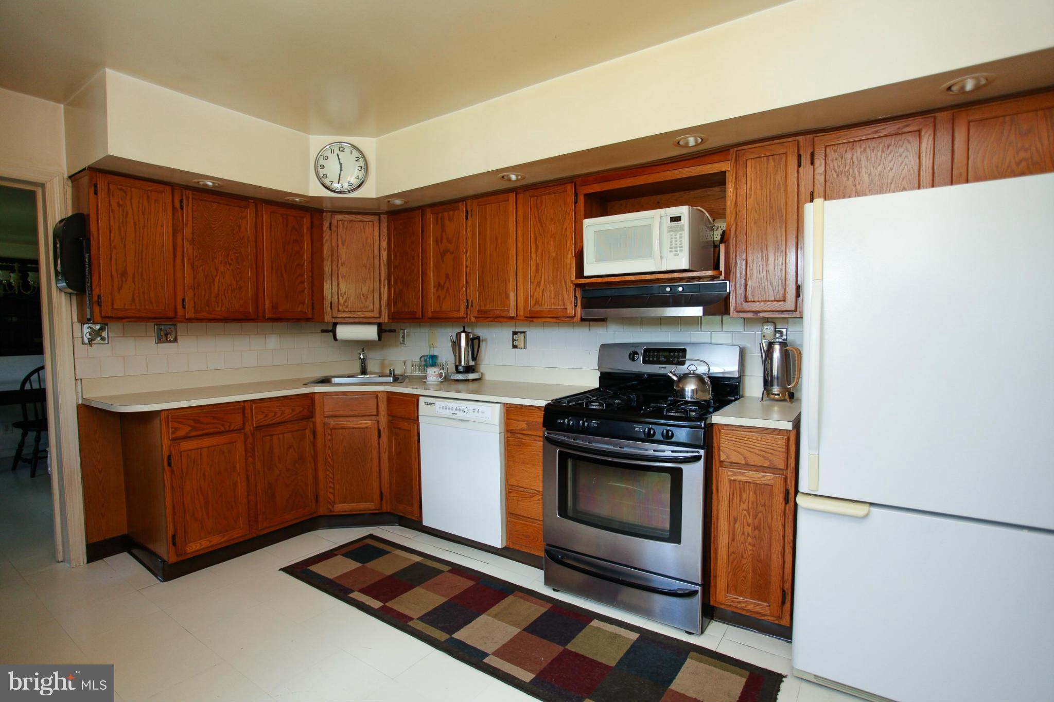 1709 Burnham Road Baltimore, MD 21222 - Photo 8 of 28 Kitchen