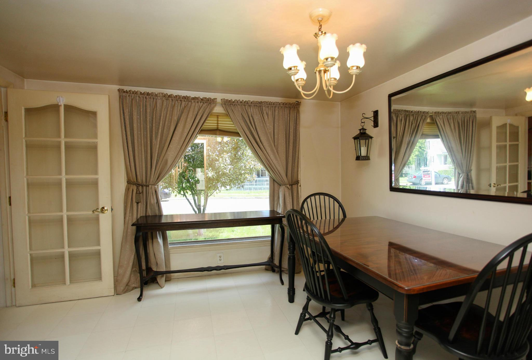 1709 Burnham Road Baltimore, MD 21222 - Photo 10 of 28 Dining Room