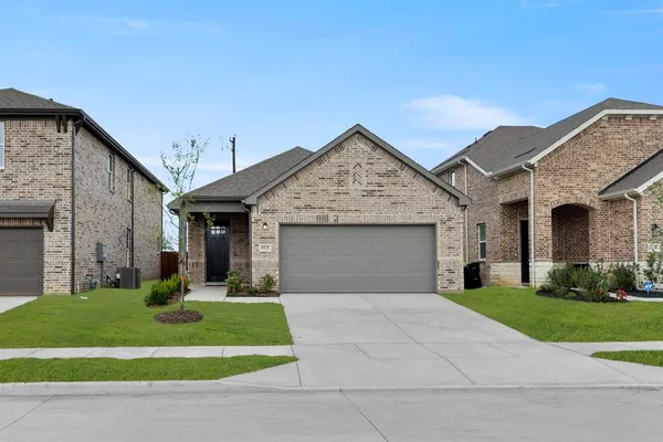 $299,000 | 5925 Laurel Lk Lane, Pilot Point, TX 76258