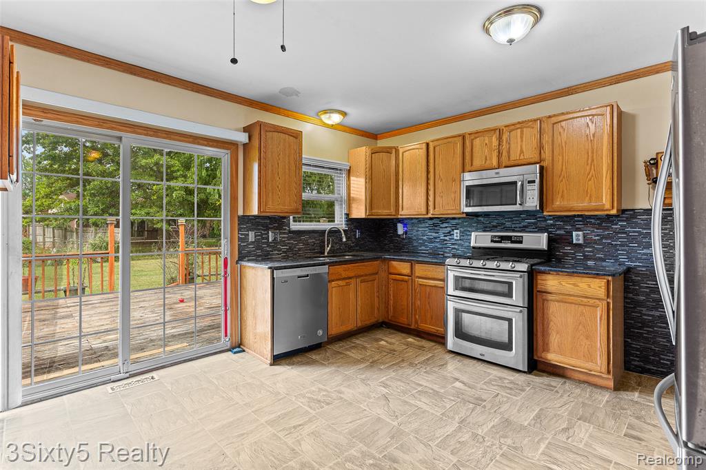 18528 Trail Ridge Court Romulus, MI 48174 - Photo 9 of 39