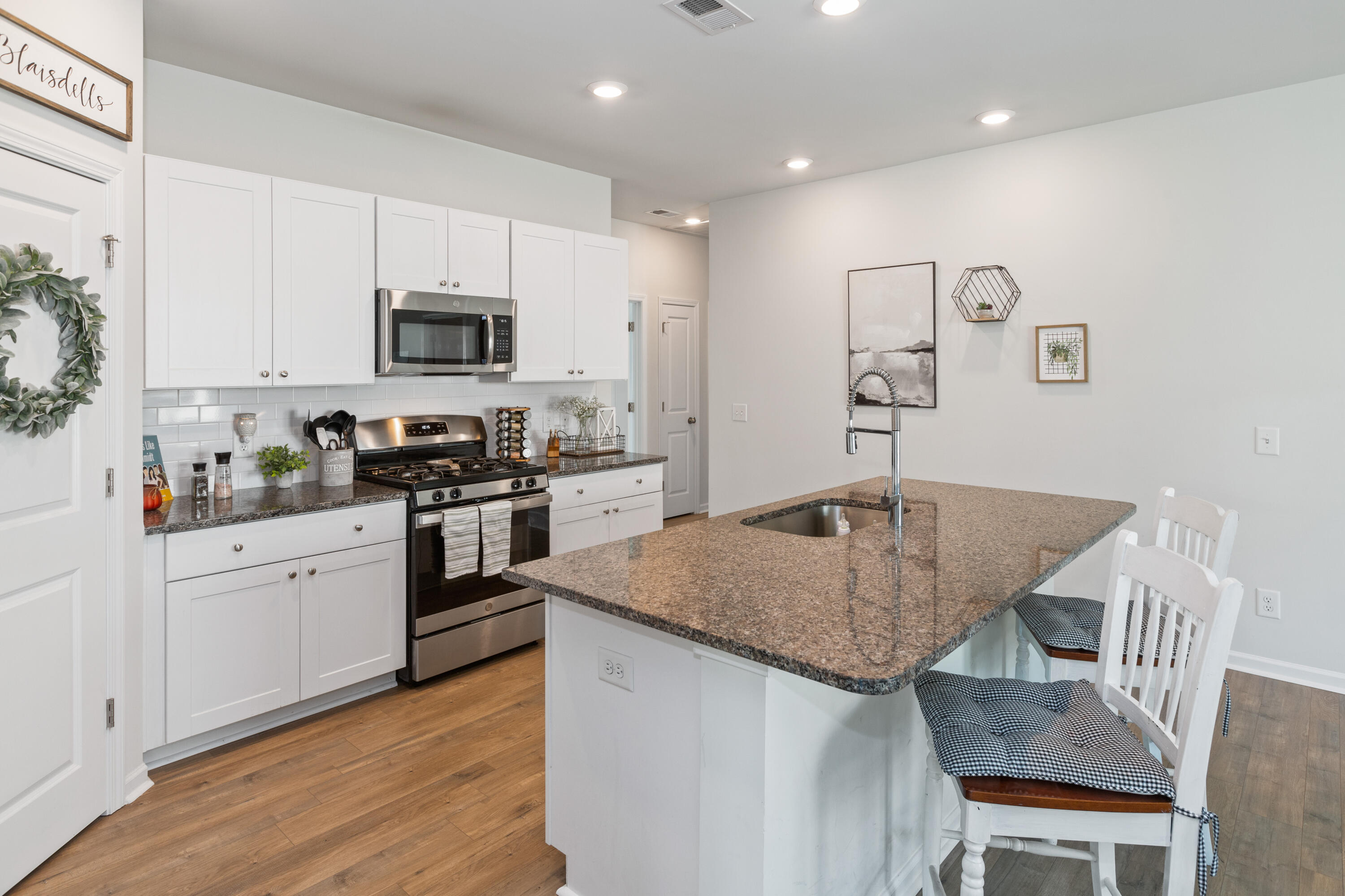 519 Spanish Wells Road Summerville, SC 29486 - Photo 11 of 33 519_Spanish_Wells_Rd_Brett_Martin_Photog