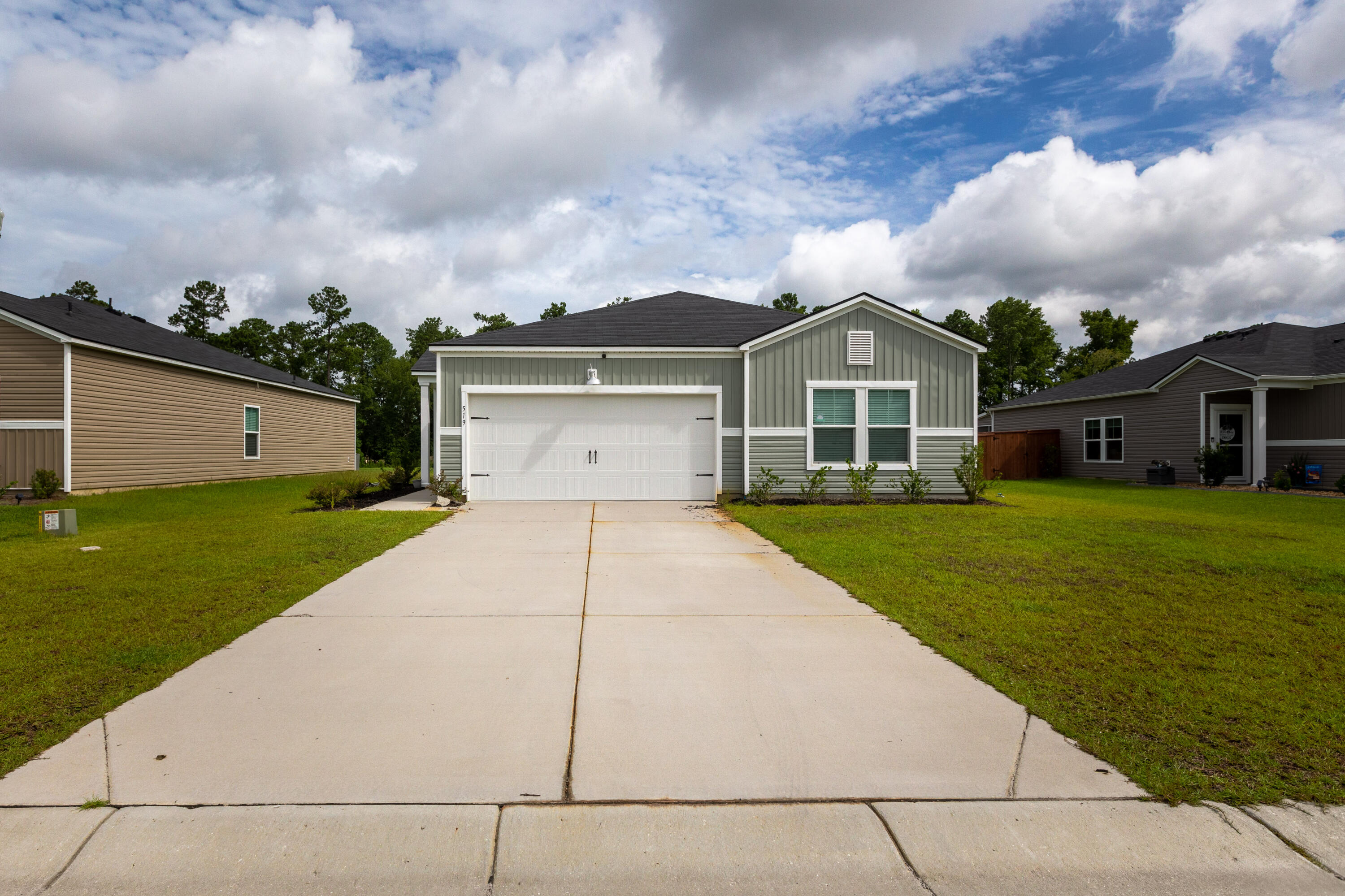 519 Spanish Wells Road Summerville, SC 29486 - Photo 3 of 33 519_Spanish_Wells_Rd_Brett_Martin_Photog