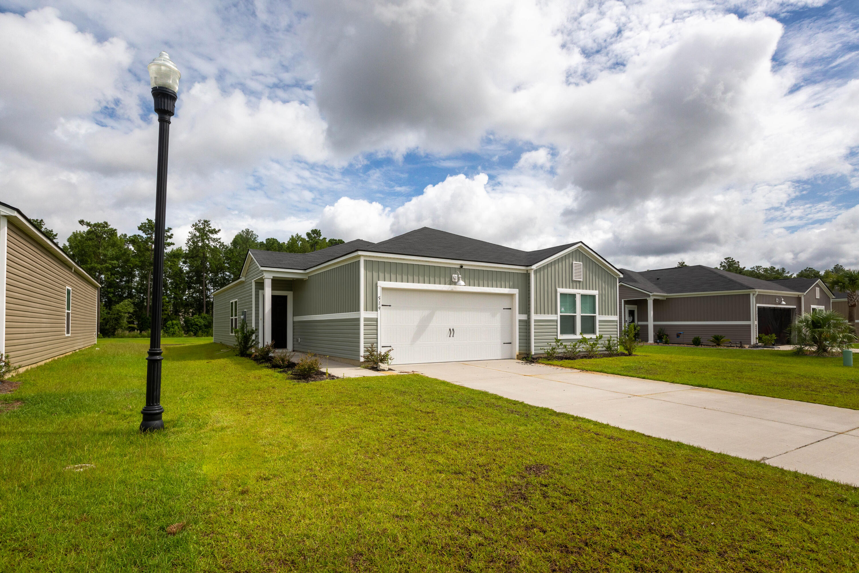 519 Spanish Wells Road Summerville, SC 29486 - Photo 4 of 33 519_Spanish_Wells_Rd_Brett_Martin_Photog