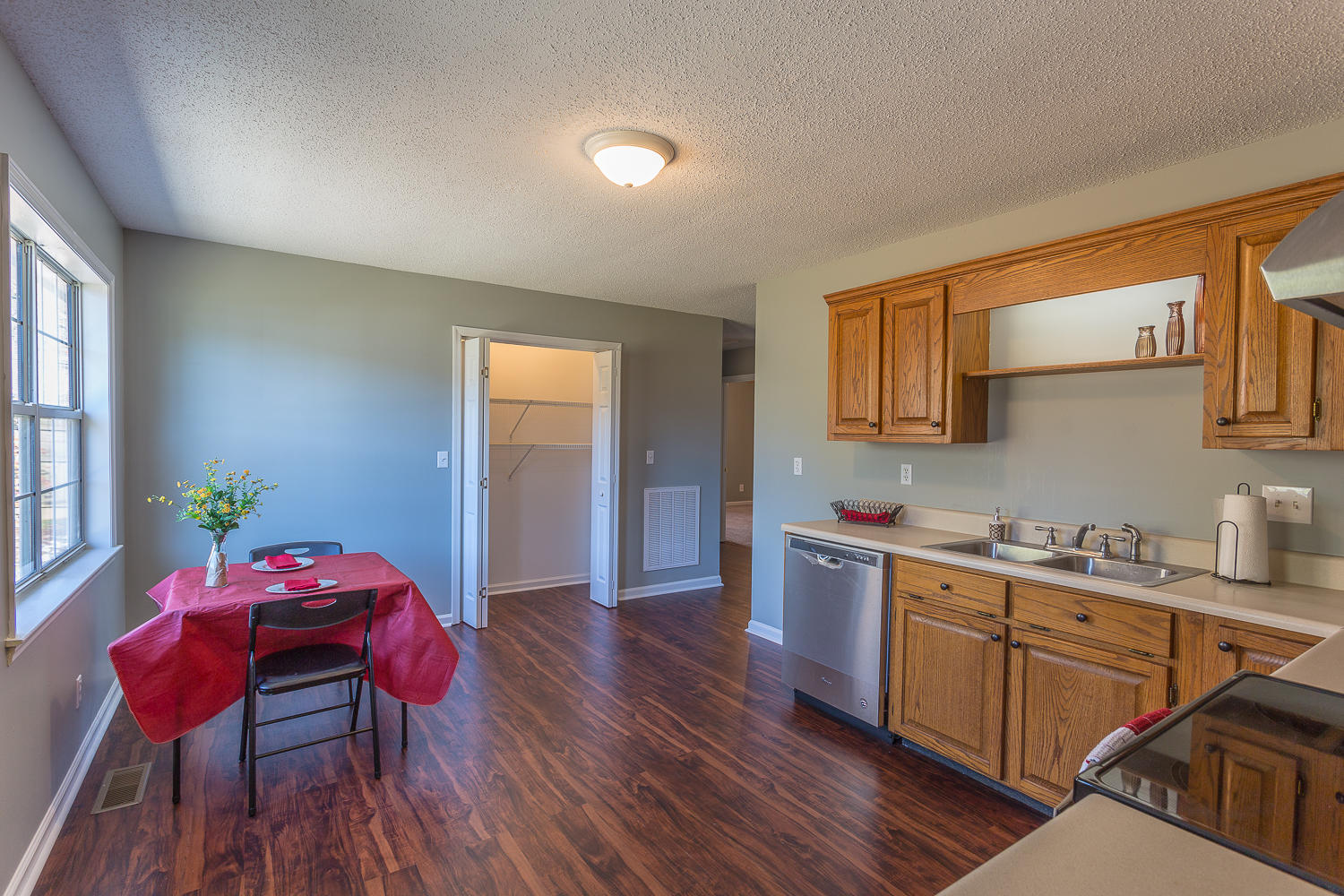 710 East Broomtown Road LaFayette, GA 30728 - Photo 11 of 34 710 E Broomtown-29