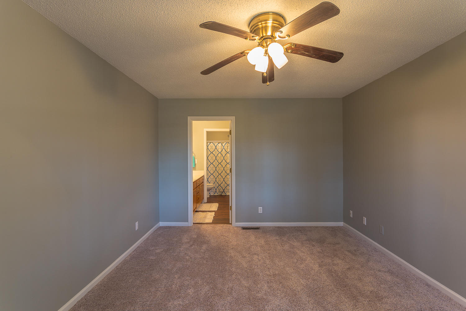 710 East Broomtown Road LaFayette, GA 30728 - Photo 15 of 34 710 E Broomtown-45