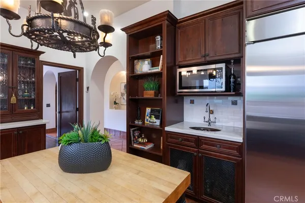 $1,599,000 | 3638 Lewis Avenue, Long Beach, CA 90807