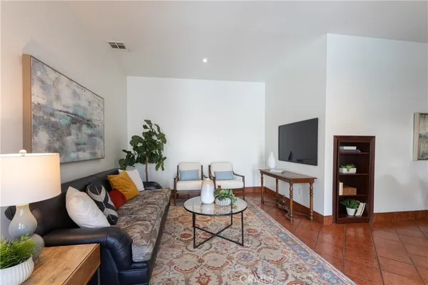 $1,599,000 | 3638 Lewis Avenue, Long Beach, CA 90807