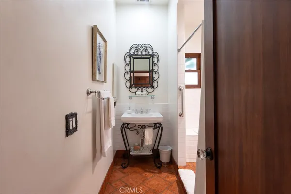 $1,599,000 | 3638 Lewis Avenue, Long Beach, CA 90807