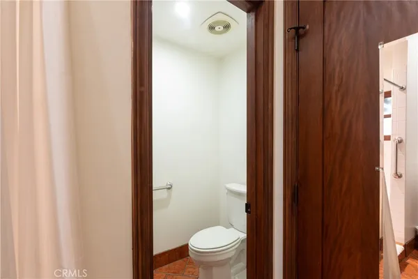 $1,599,000 | 3638 Lewis Avenue, Long Beach, CA 90807