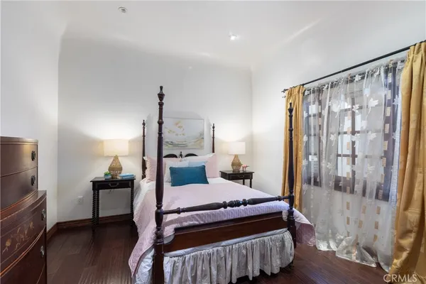 $1,599,000 | 3638 Lewis Avenue, Long Beach, CA 90807