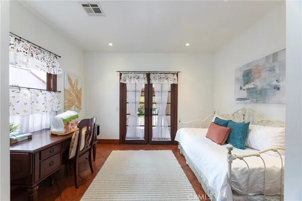 $1,599,000 | 3638 Lewis Avenue, Long Beach, CA 90807