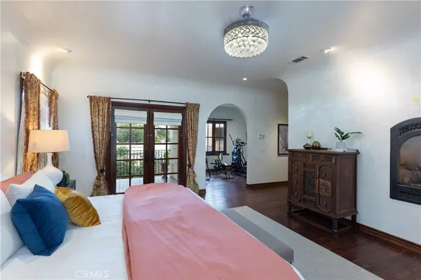$1,599,000 | 3638 Lewis Avenue, Long Beach, CA 90807