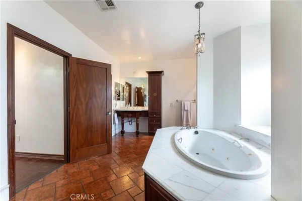 $1,599,000 | 3638 Lewis Avenue, Long Beach, CA 90807