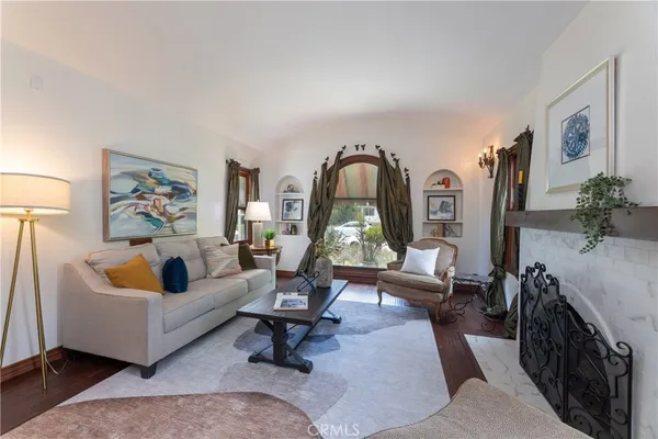 $1,599,000 | 3638 Lewis Avenue, Long Beach, CA 90807