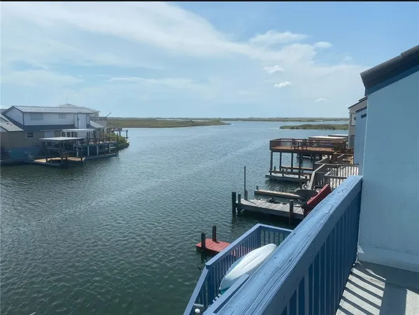 $1,950 | 15326 Bonasse Court, Unit 703, Corpus Christi, TX 78418