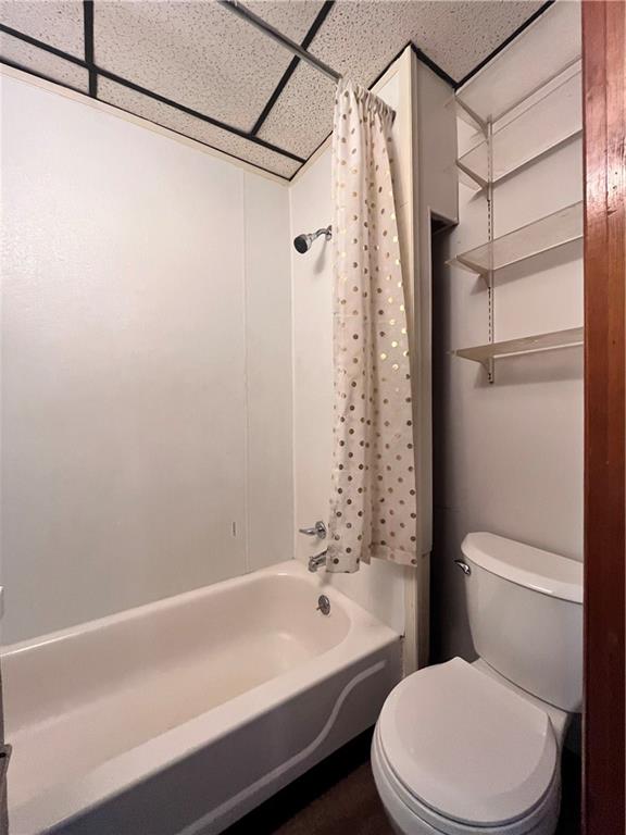 507 Harmony Avenue, Unit 1R Rochester, PA 15074 - Photo 15 of 18 a bathroom with a toilet and a shower