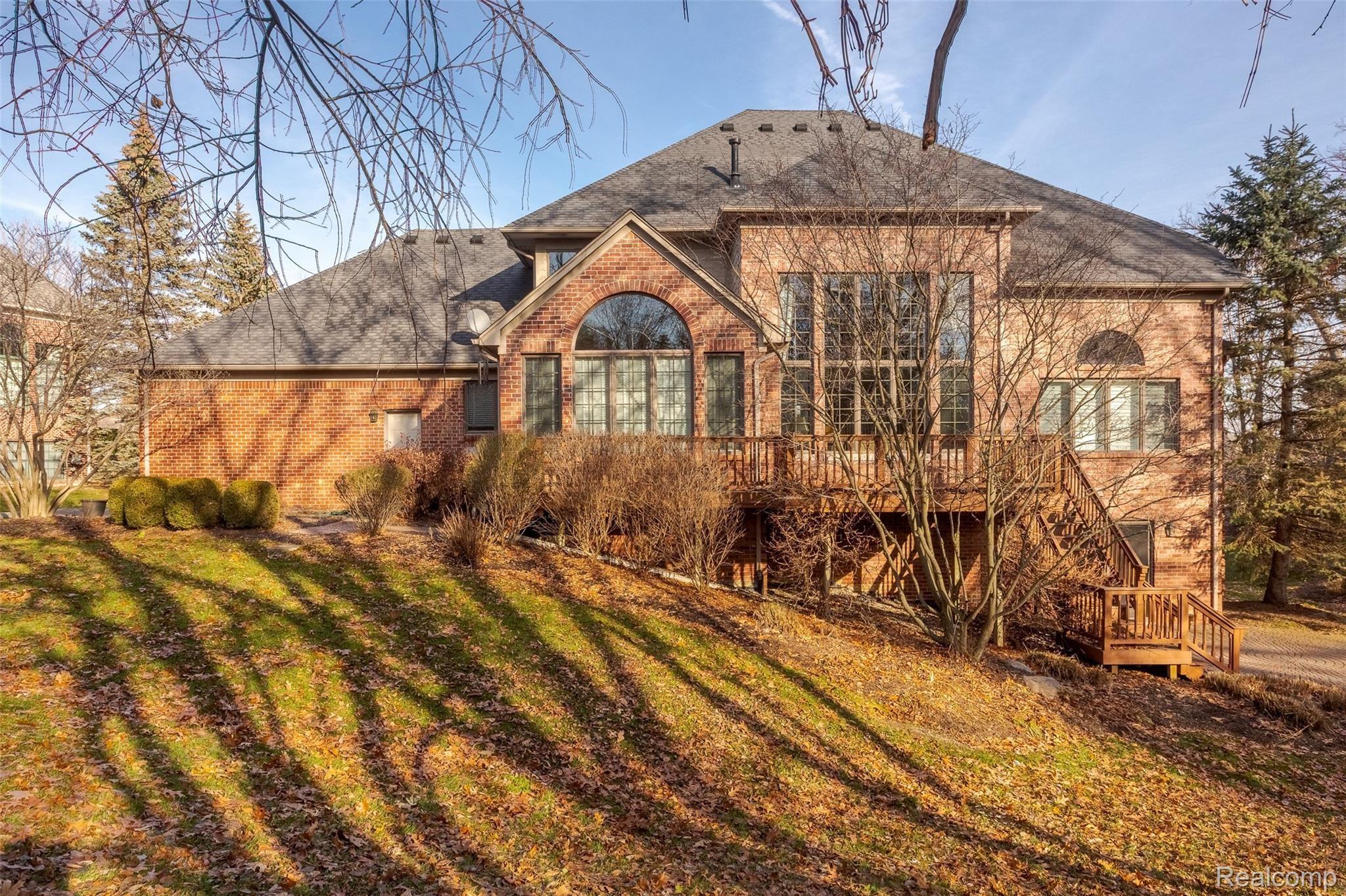 701 Wellington Circle Rochester, MI 48309 - Photo 49 of 54 Exteriors-7.jpg