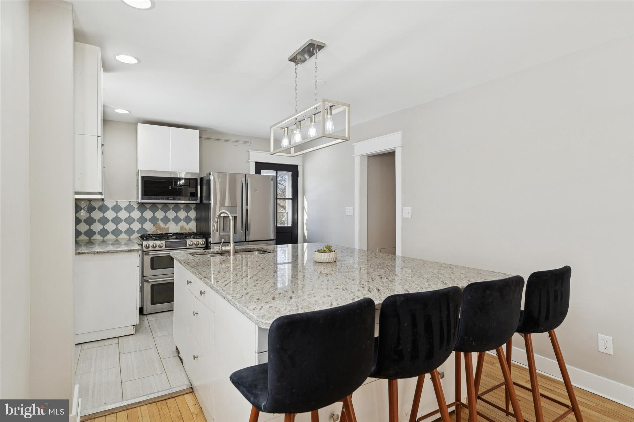 6 Cedar Road Wallingford, PA 19086 - Photo 3 of 36