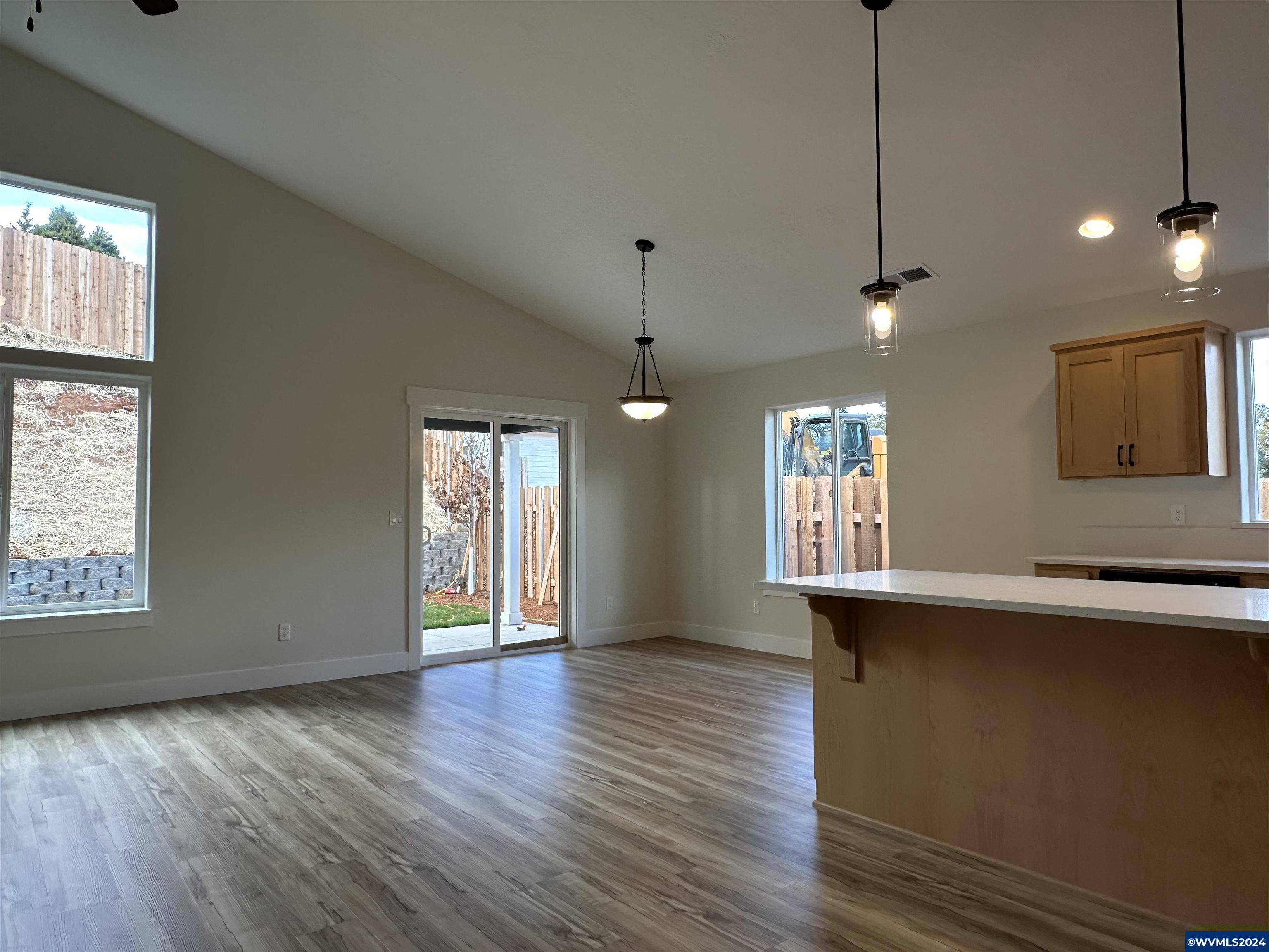 5667 Jeremy Vly Road Southeast Salem, OR 97306 - Photo 9 of 24 Gallery Image 9