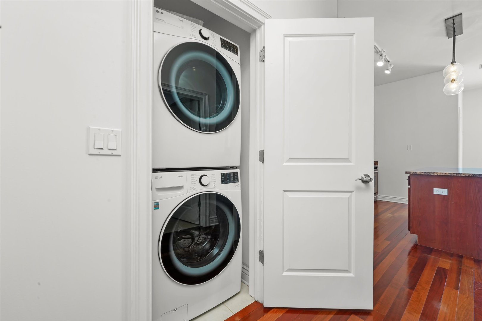 3300 West Irving Park Road, Unit F4 Chicago, IL 60618 - Photo 12 of 18 Gallery Image 12
