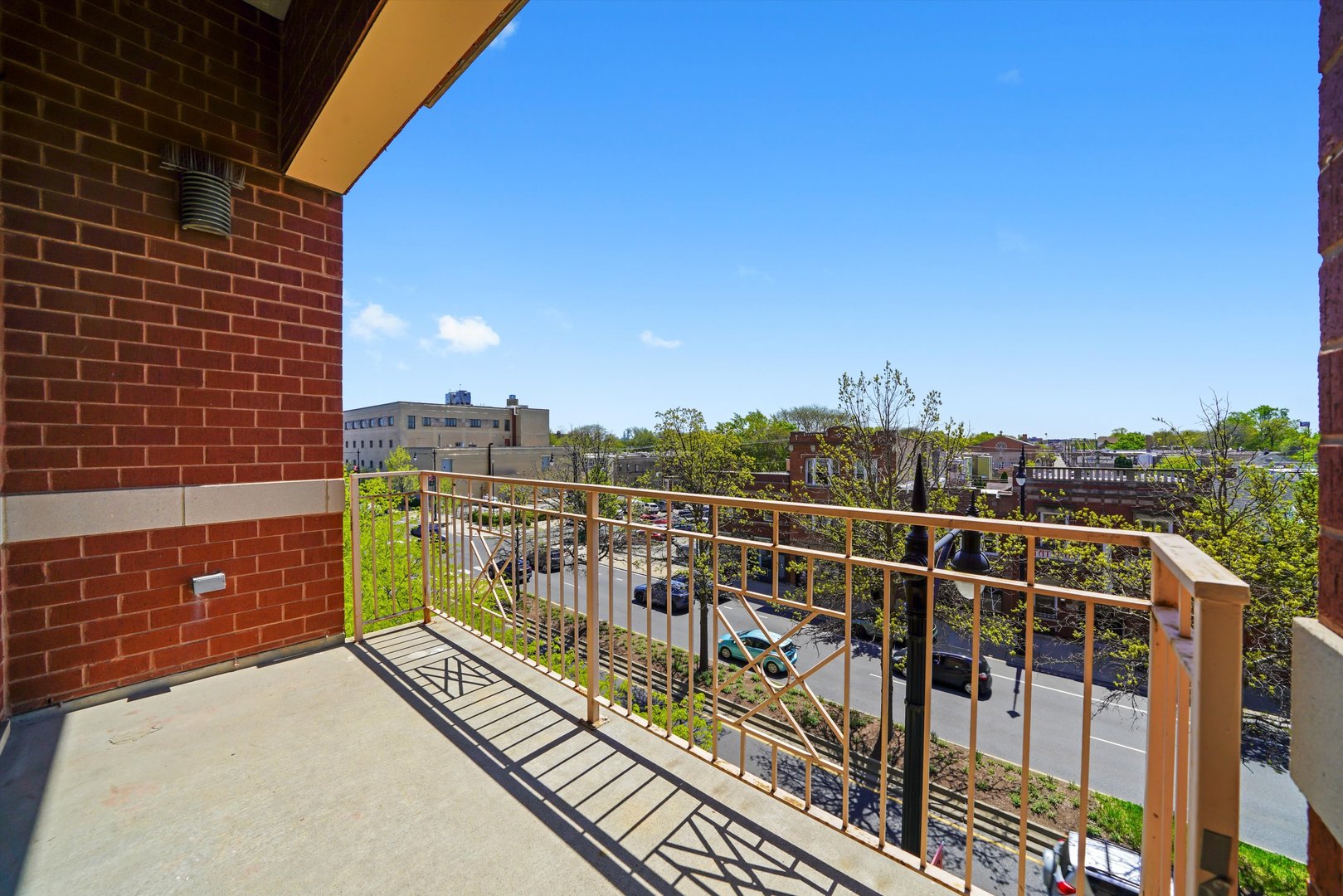 3300 West Irving Park Road, Unit F4 Chicago, IL 60618 - Photo 13 of 18 Gallery Image 13