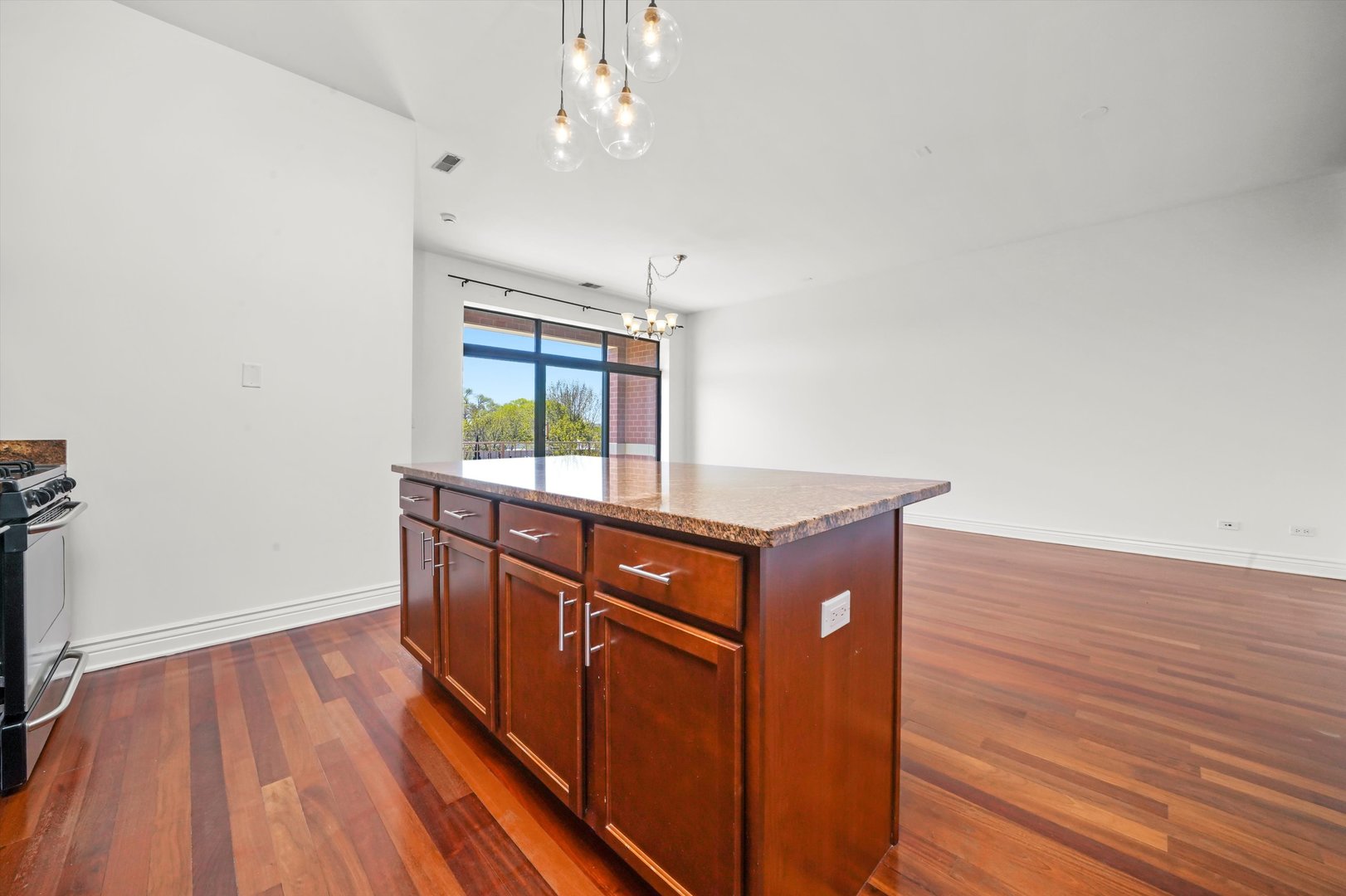 3300 West Irving Park Road, Unit F4 Chicago, IL 60618 - Photo 5 of 18 Gallery Image 5